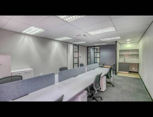 86M² BUSINESS CENTRE TO LET IN SUNNINGHILL
